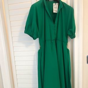 Zara Dresses - green Zara dress with belt and pockets Zara Dresses - green Zara dress with belt and pockets
